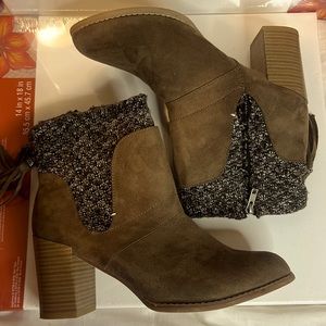 Muk Luks light brown ankle Winter Boots women's size 9 1/2. See description!